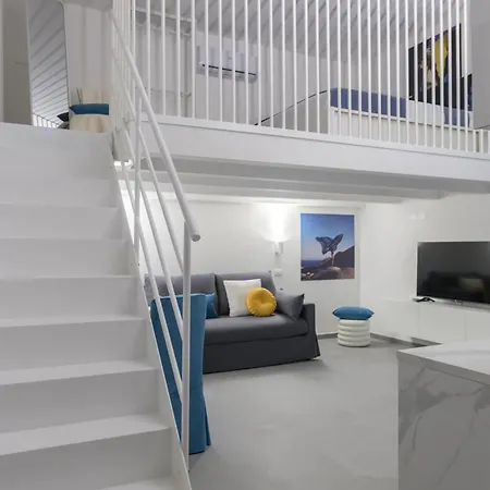 Almatros Design Loft Zaffiro * سولمونا
