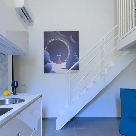 Almatros Design Loft Zaffiro سولمونا