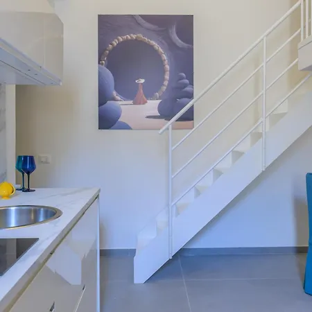 Almatros Design Loft Zaffiro شقة سولمونا