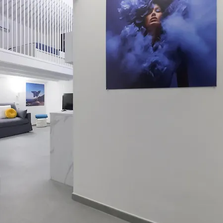 Almatros Design Loft Zaffiro سولمونا